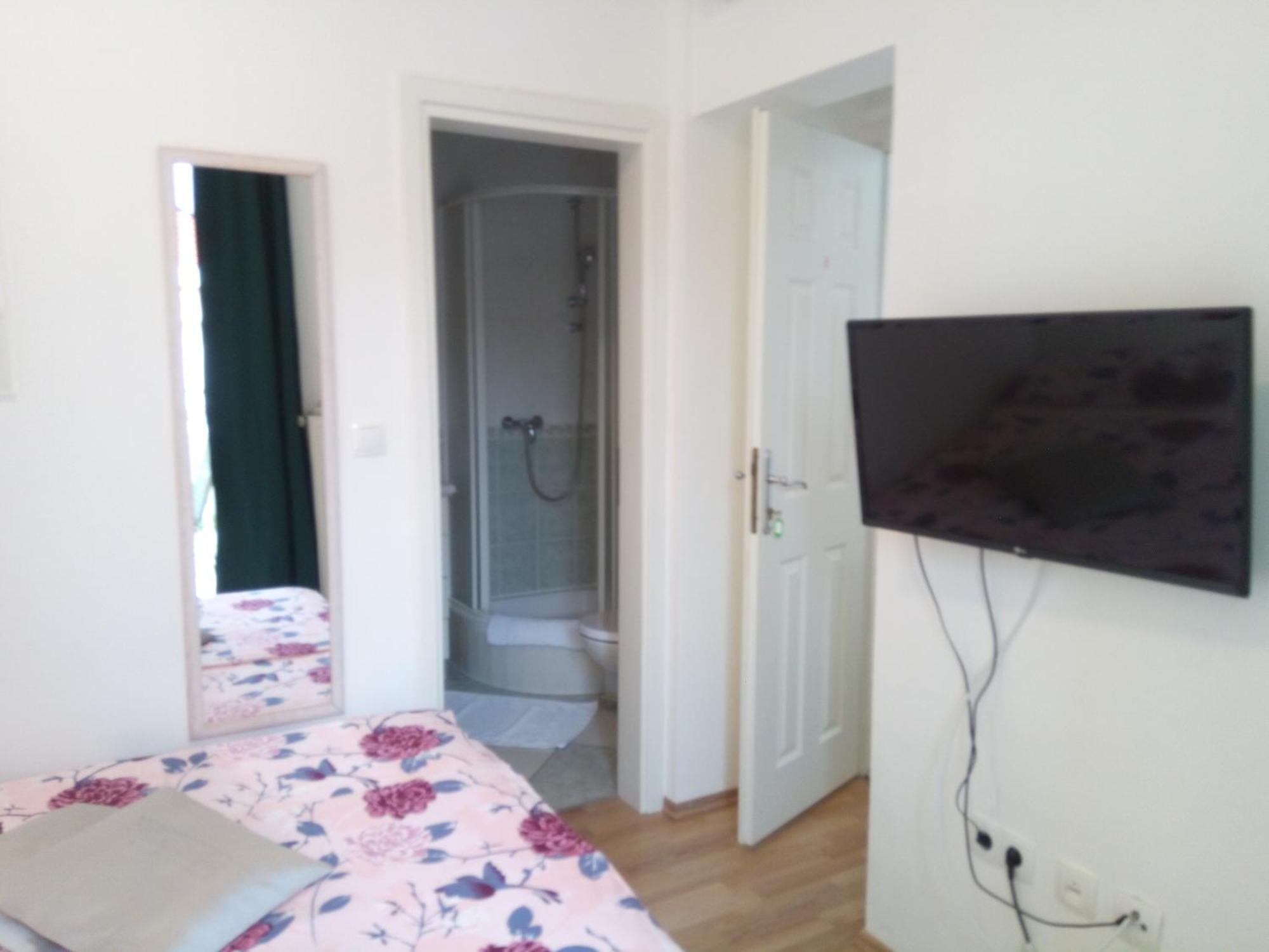 Ana Rooms Krk Town Quarto foto